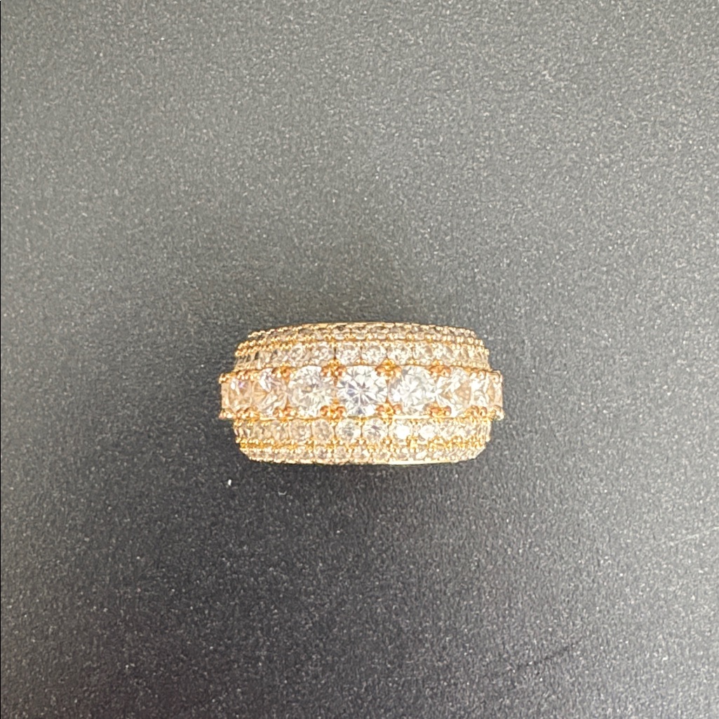 Womens Gold Ring 30$
